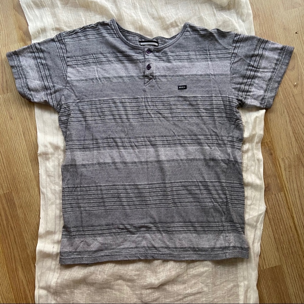 RVCA short sleeve Henley tee - L